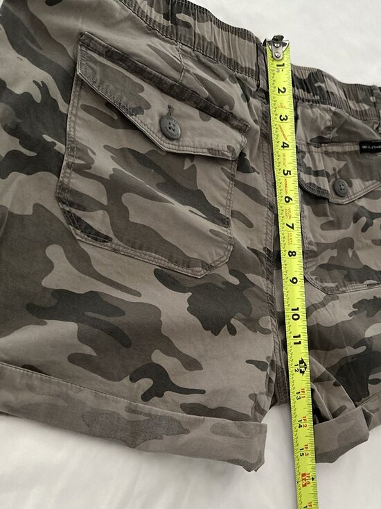 Social Standard by Sanctuary Camo Shorts Women’s XL – Stretch Utility Style - Picture 9 of 12